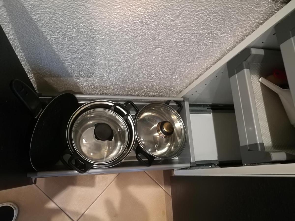 Red Apartment Μπρατισλάβα Εξωτερικό φωτογραφία