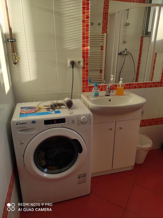 Red Apartment Μπρατισλάβα Εξωτερικό φωτογραφία
