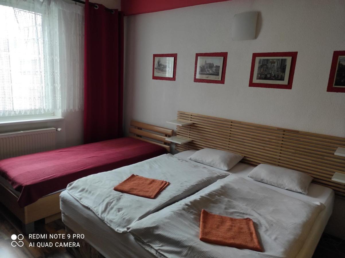 Red Apartment Μπρατισλάβα Εξωτερικό φωτογραφία