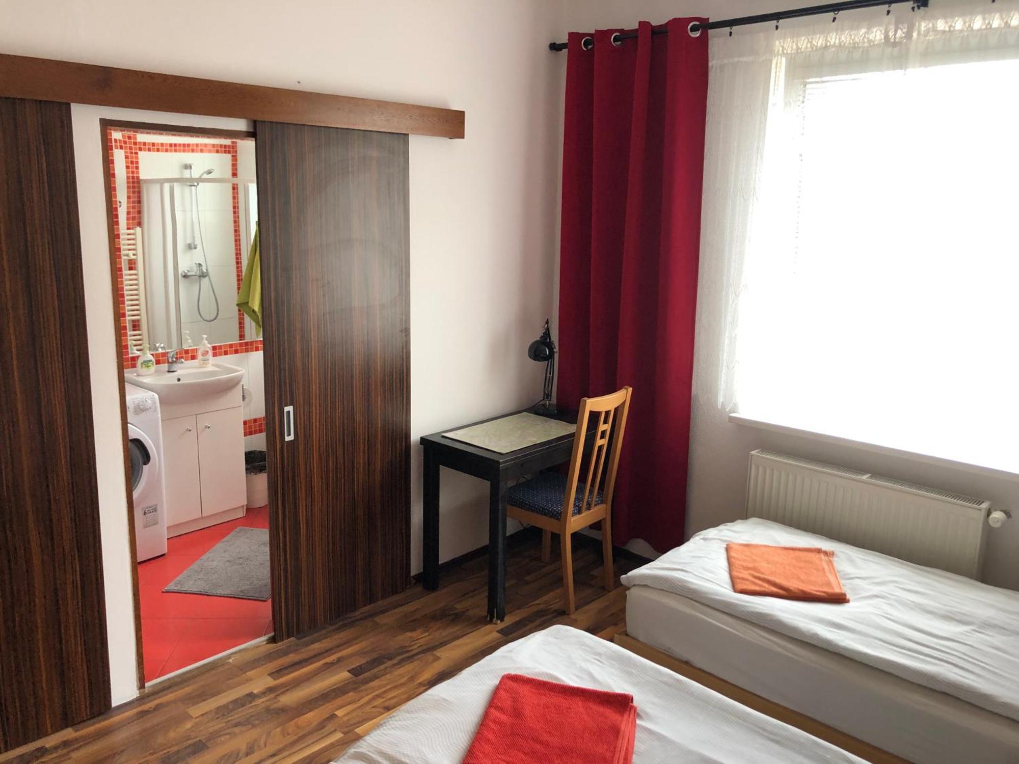 Red Apartment Μπρατισλάβα Εξωτερικό φωτογραφία