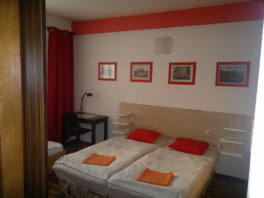 Red Apartment Μπρατισλάβα Δωμάτιο φωτογραφία